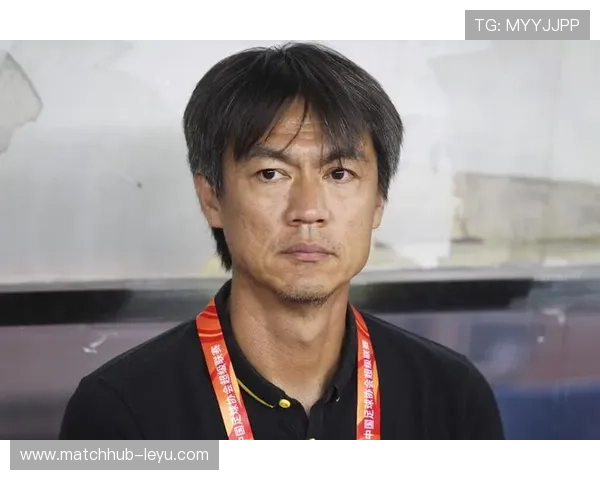 洪明甫：从韩国足球名将到教练生涯的精彩蜕变