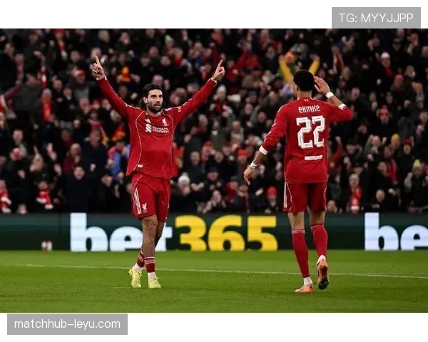 阿尔伯特·索博斯洛伊稳健表现助力利物浦，球迷热议称赞