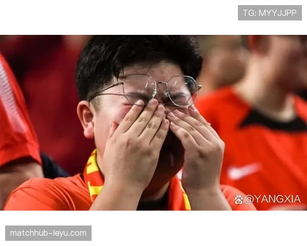 马赛边路进攻火力全开，强势表现引爆球迷热情