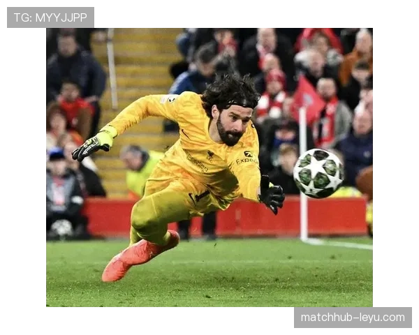 诺伊尔扑救能力持续提升，本赛季表现稳健