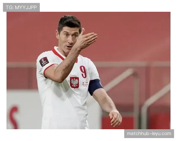 莱万买鞋的钱能盖一栋楼,这球星日常我真想围观他怎么挥霍的! 莱万买鞋的钱能盖一栋楼,这球星日常我真想围观他怎么挥霍的!