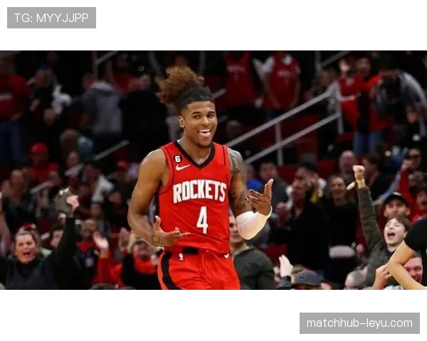 阿门·汤普森无球跑动提升进攻效率拉开队友得分空间